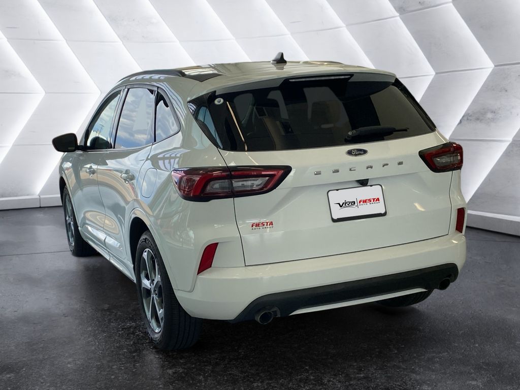 2023 Ford Escape ST-Line photo 6