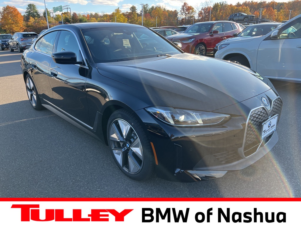 2025 BMW i4 40's photo