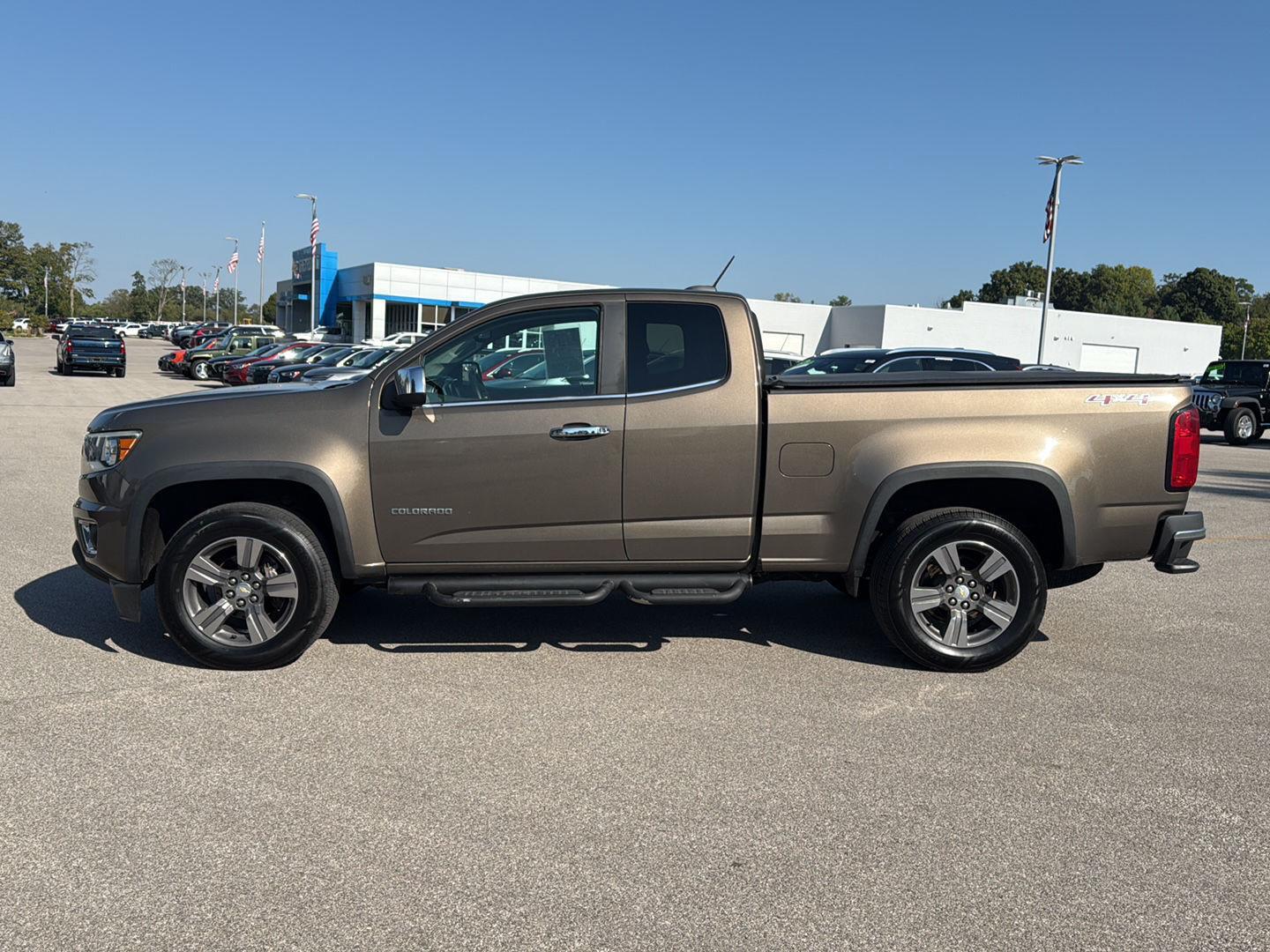2015 Chevrolet Colorado LT photo 3