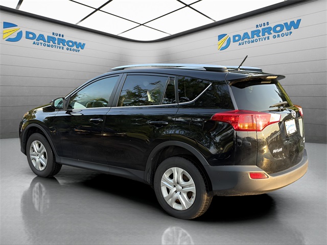 2015 Toyota RAV4 LE photo 3