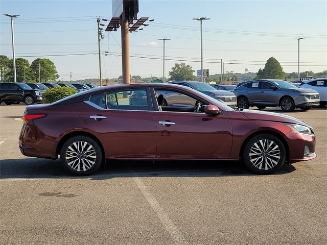 2023 Nissan Altima 2.5 SV photo 2