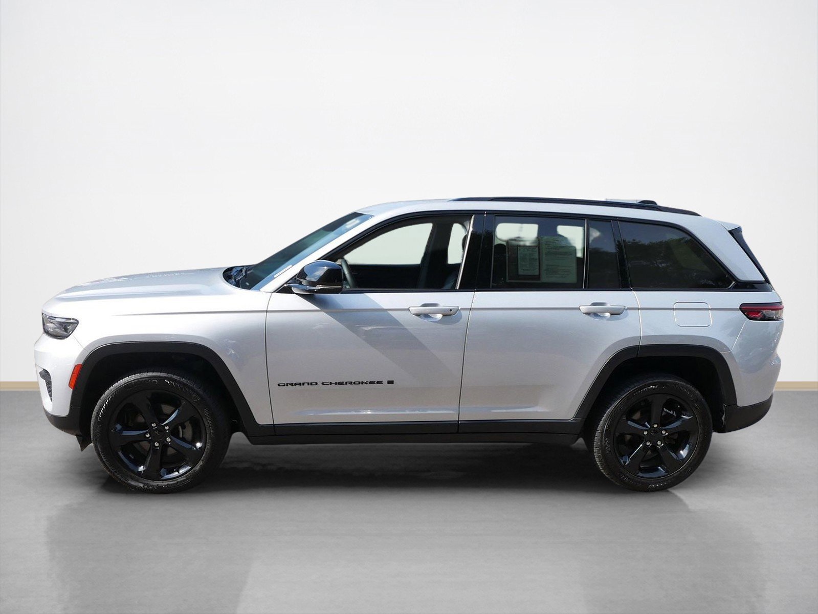 2023 Jeep Grand Cherokee Altitude photo 6