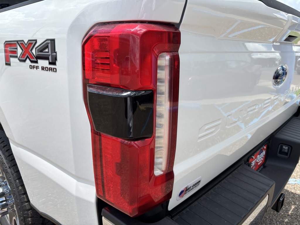 2025 Ford F-250 Lariat photo 7