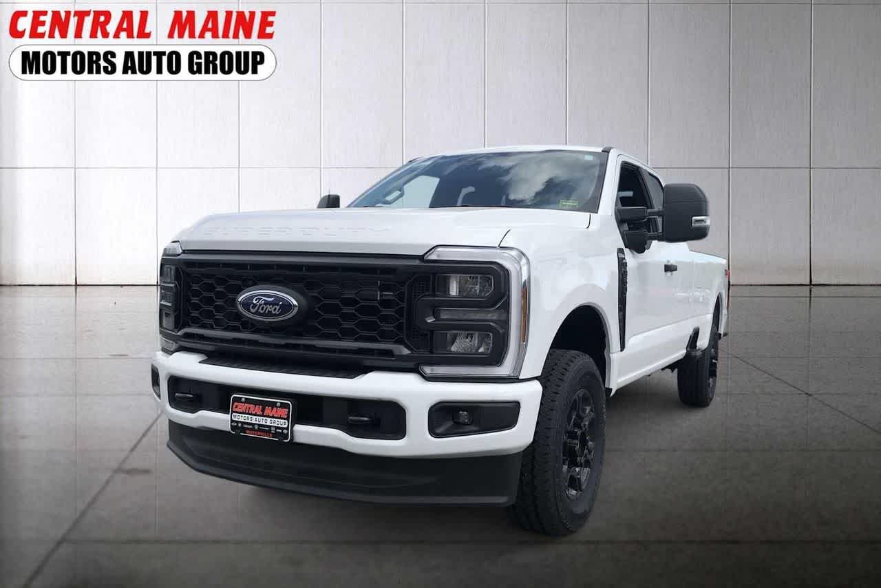 2025 Ford F-350 Super Duty XL's photo