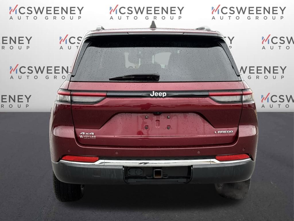 2023 Jeep Grand Cherokee Laredo photo 4