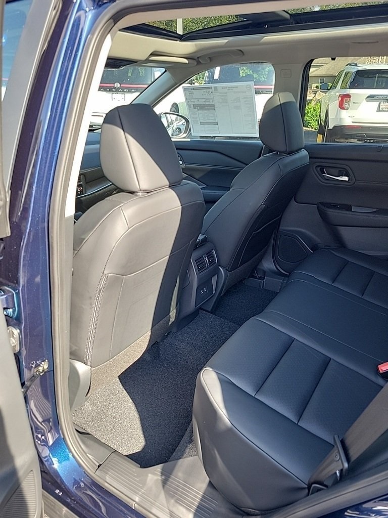 2026 Nissan Rogue SV photo 13