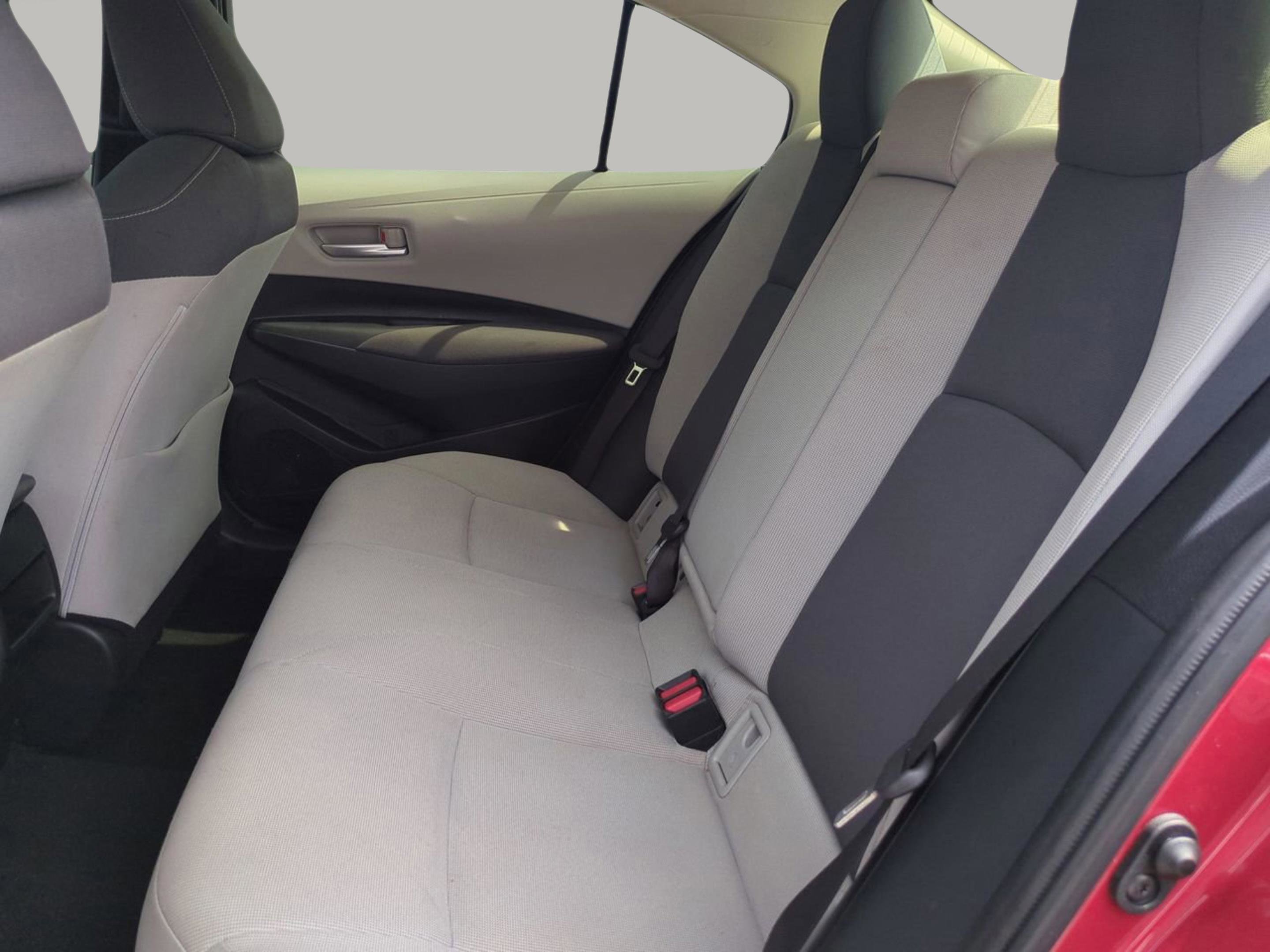2021 Toyota Corolla LE photo 12