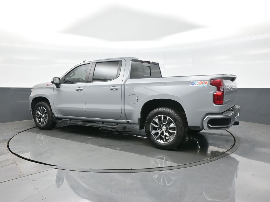 2024 Chevrolet Silverado 1500 LT photo 4