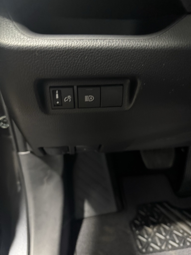 2025 Toyota RAV4 LE photo 24