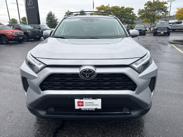 2022 Toyota RAV4 XLE photo 3