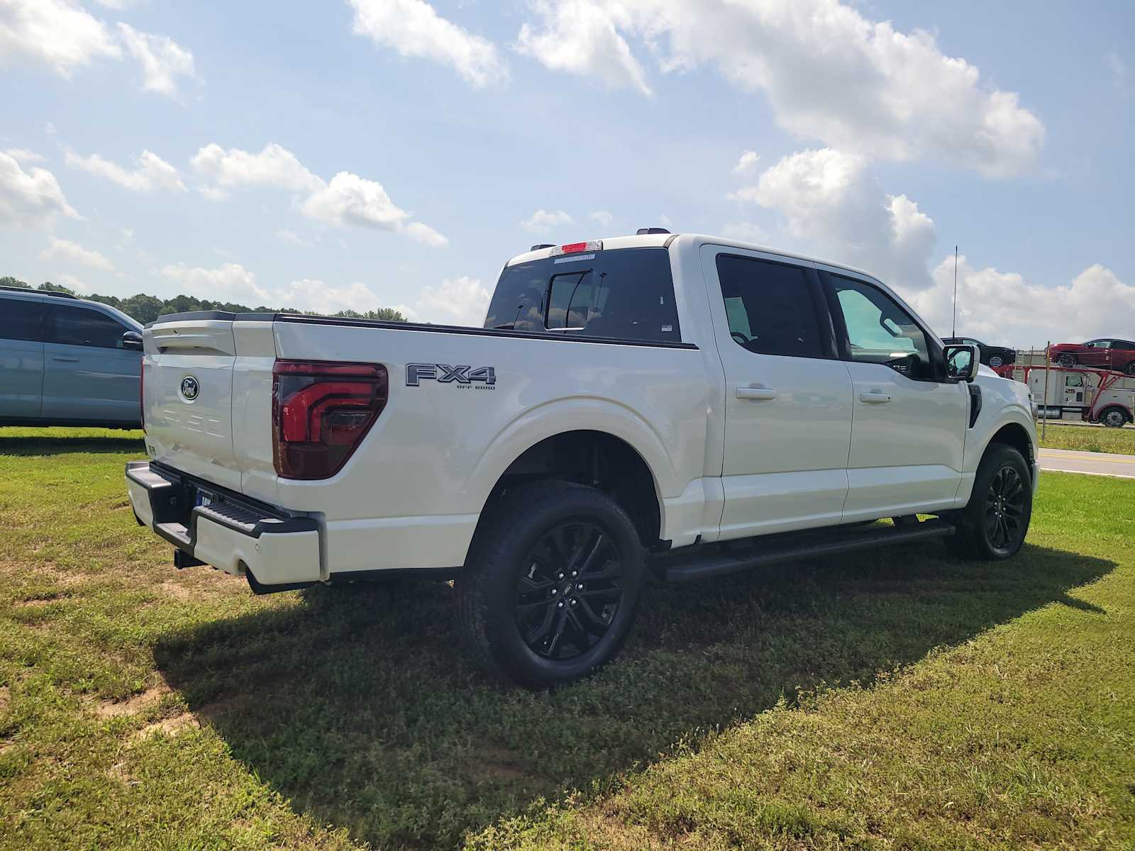 2025 Ford F-150 Lariat photo 3