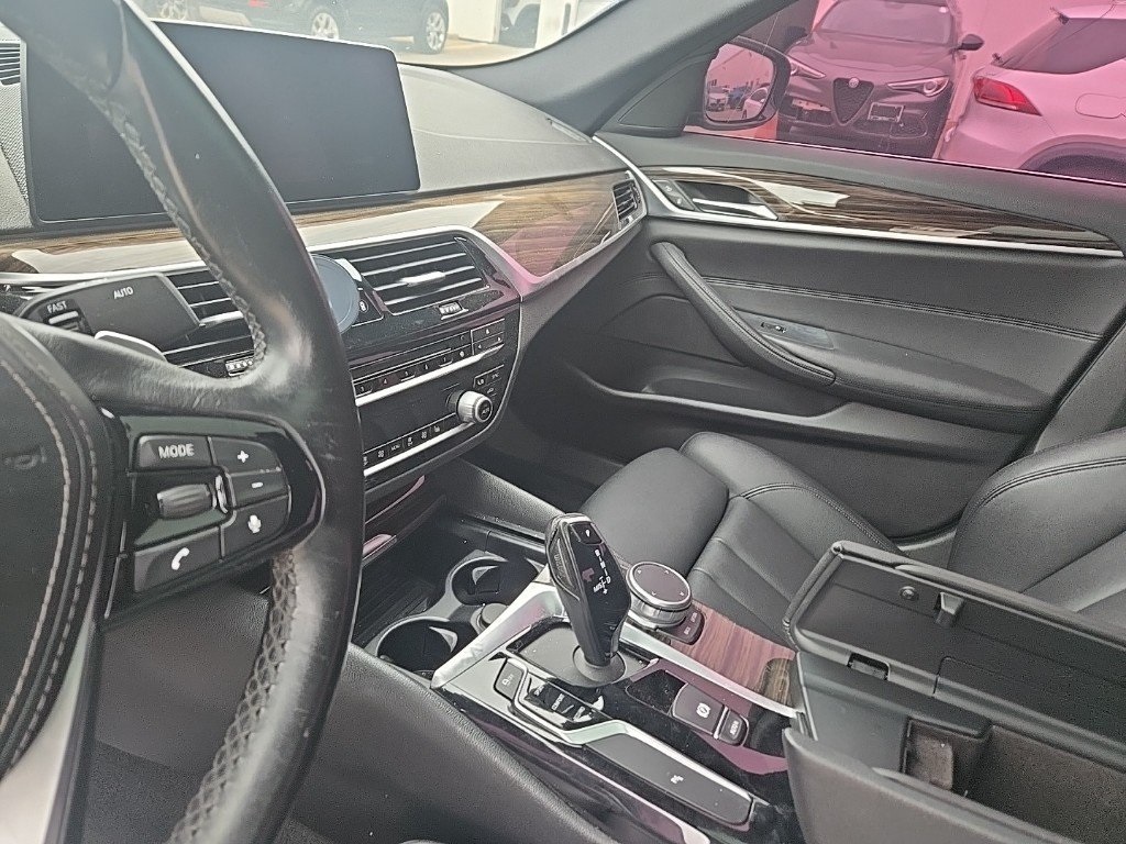 2019 Bmw 530i 5-Series photo 2