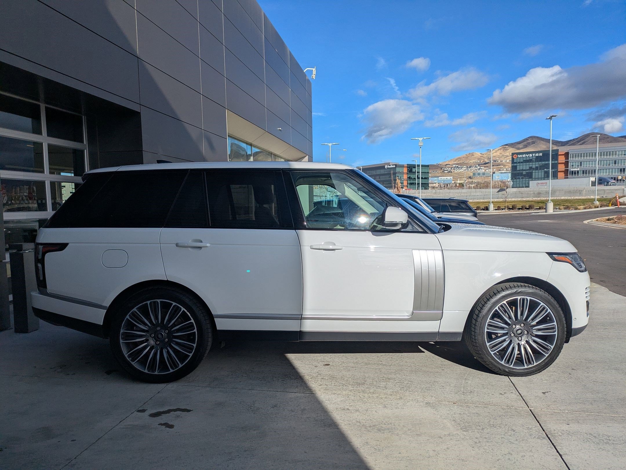 2022 Land Rover Range Rover HSE Westminster Edition photo 4