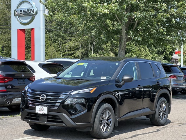 2025 Nissan Rogue S photo 3