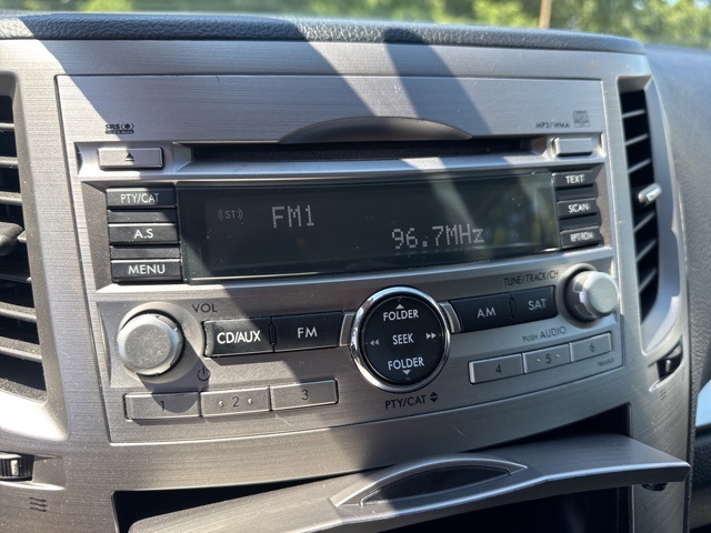 2011 Subaru Outback 2.5i Premium photo 15