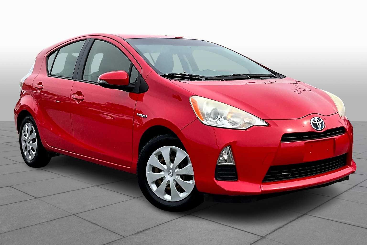 2013 Toyota Prius C Two photo 2