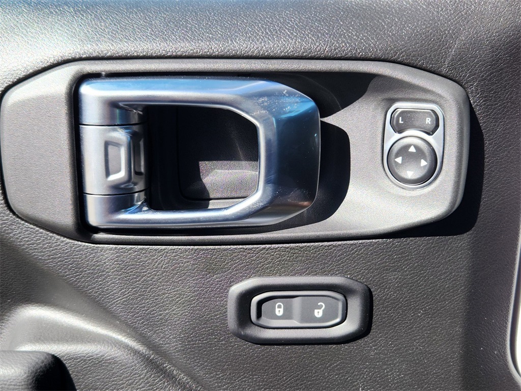 2025 Jeep Wrangler Sport S photo 19
