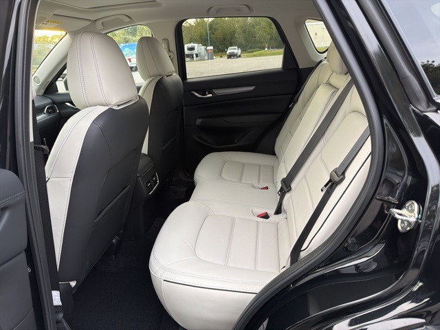 2025 Mazda CX-5 2.5 S Preferred photo 7