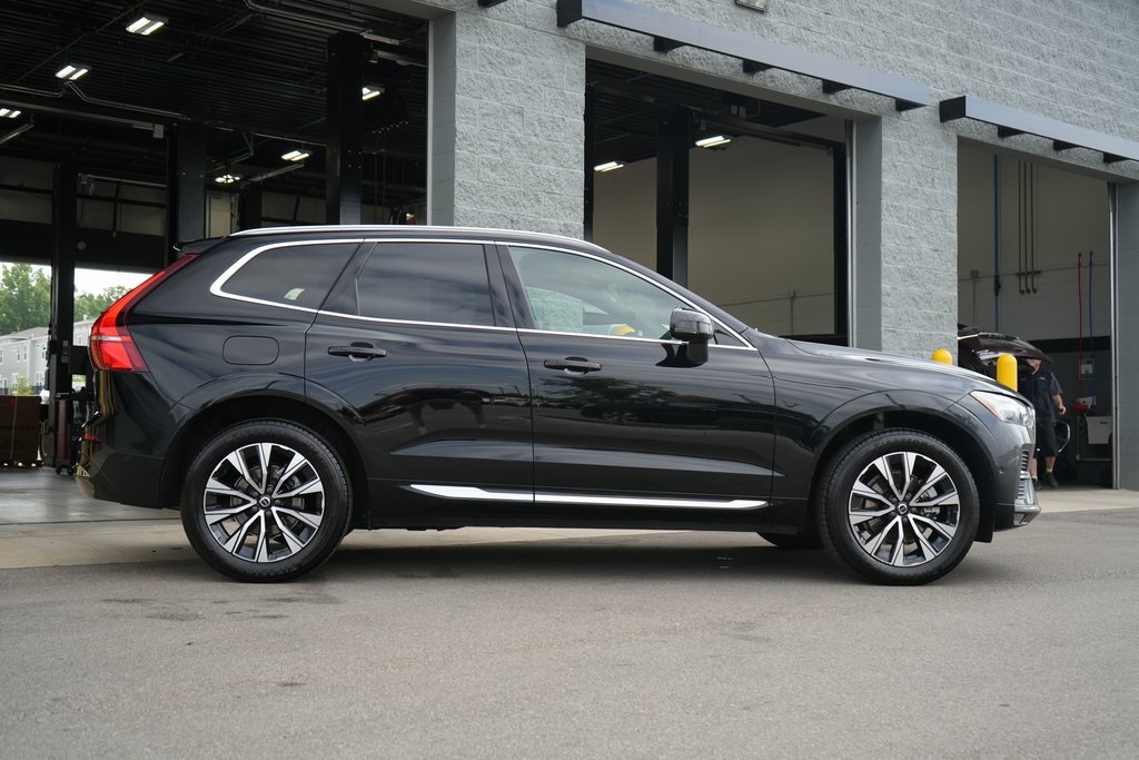 2023 Volvo XC60 B5 Plus photo 6