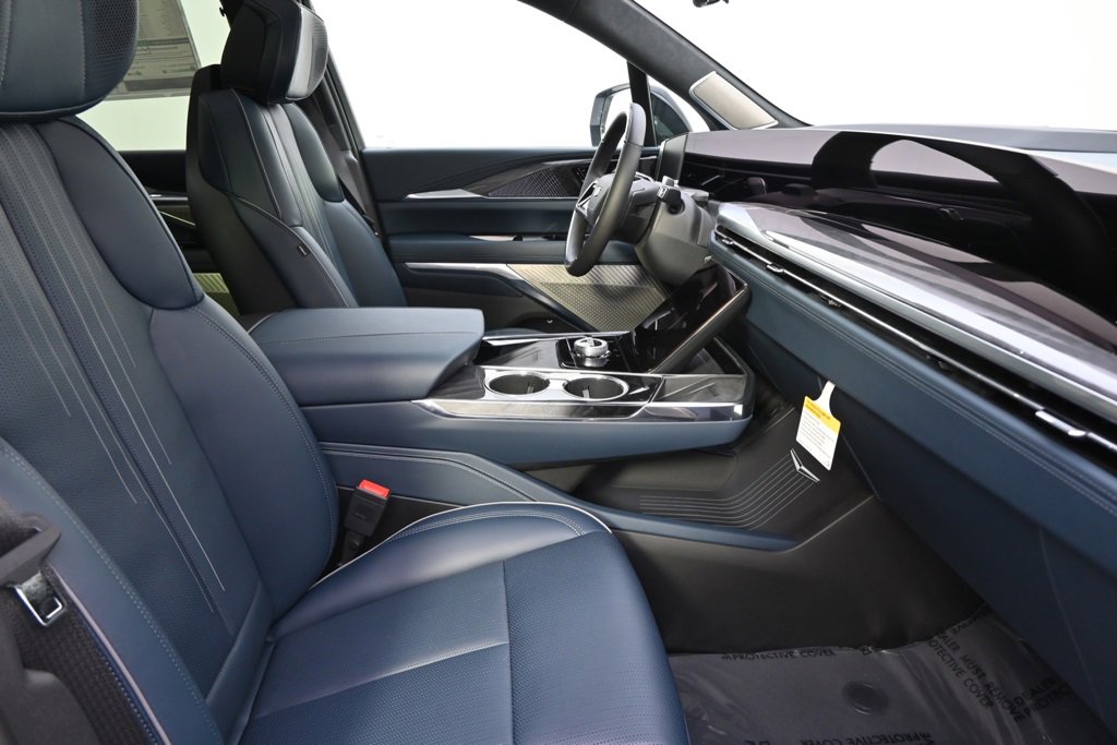 2025 Cadillac Escalade IQ Luxury photo 7