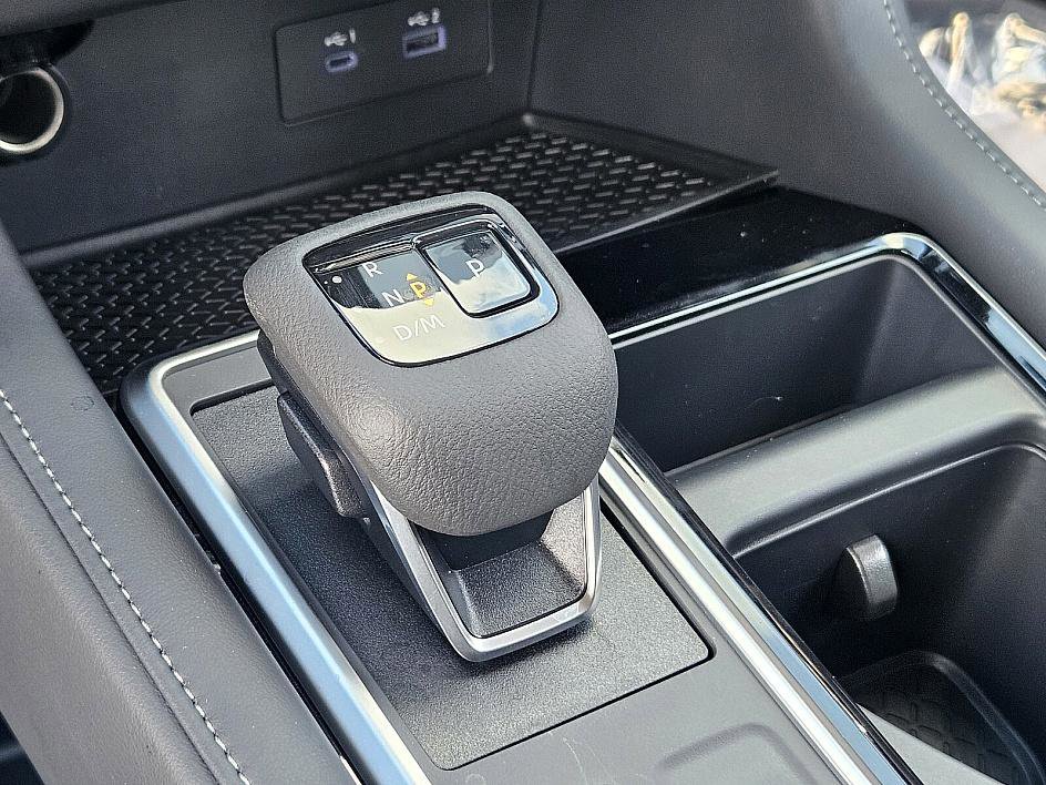 2025 Nissan Pathfinder SV photo 23