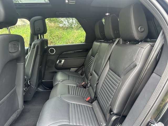 2025 Land Rover Discovery S photo 15