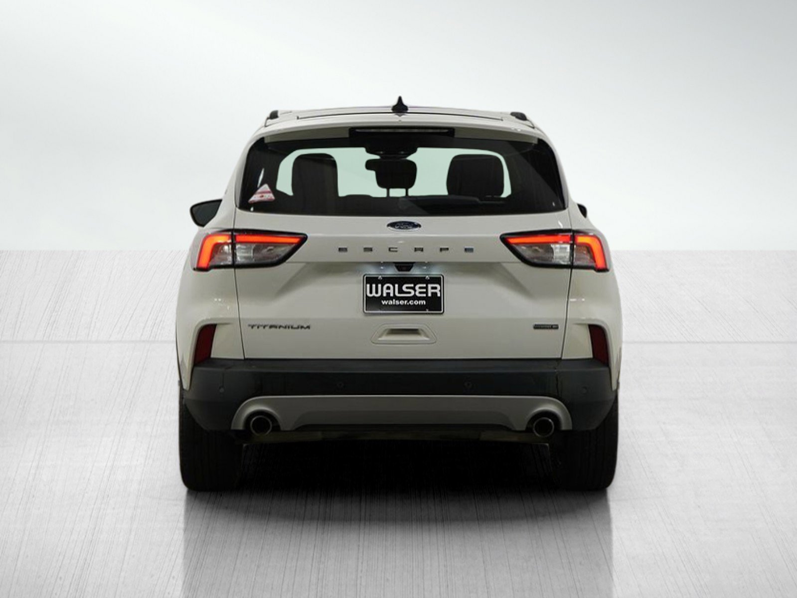 2020 Ford Escape Titanium Hybrid photo 4