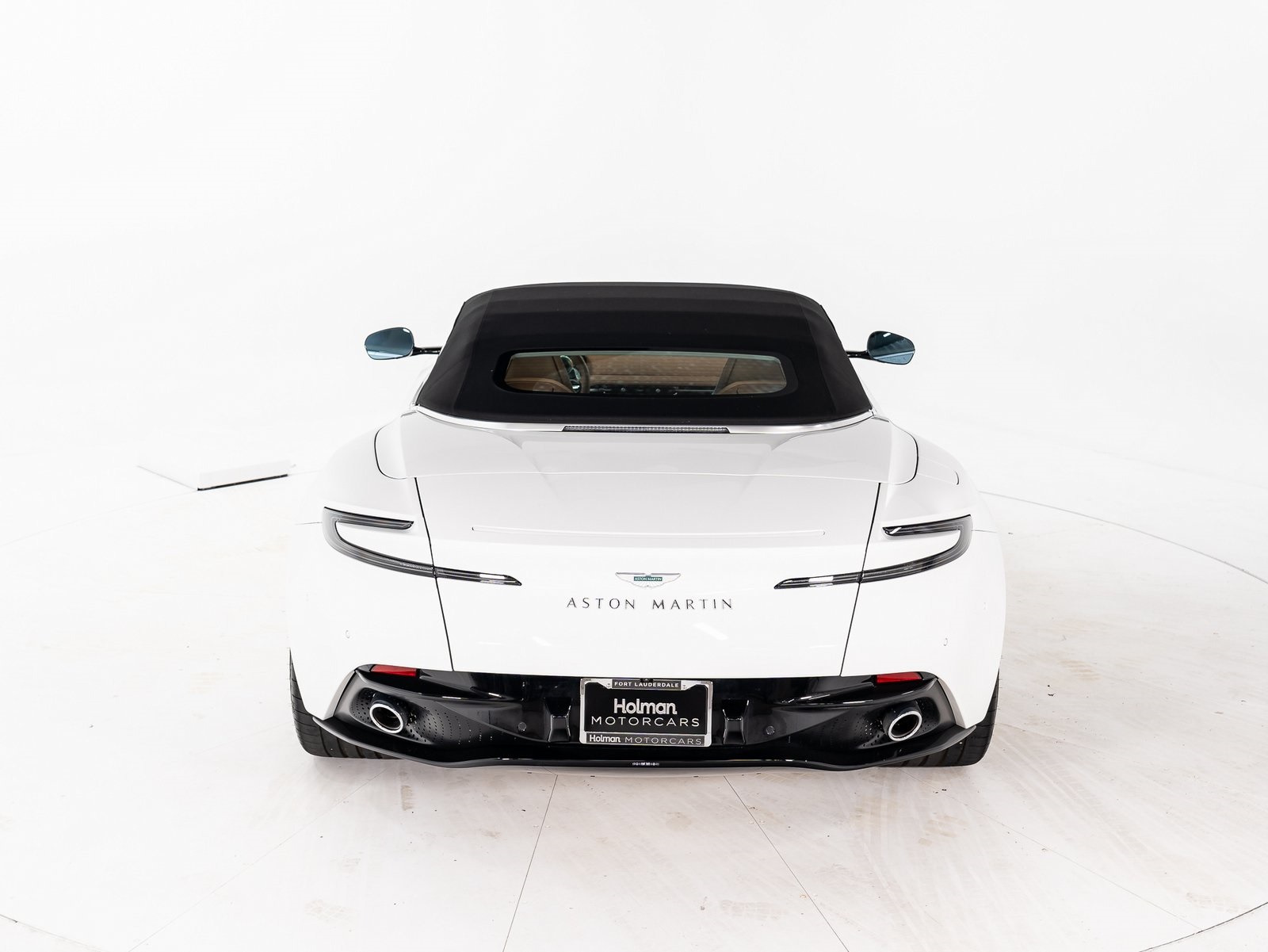 2025 Aston Martin DB12 photo 13