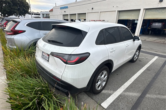 2024 Honda HR-V LX photo 2