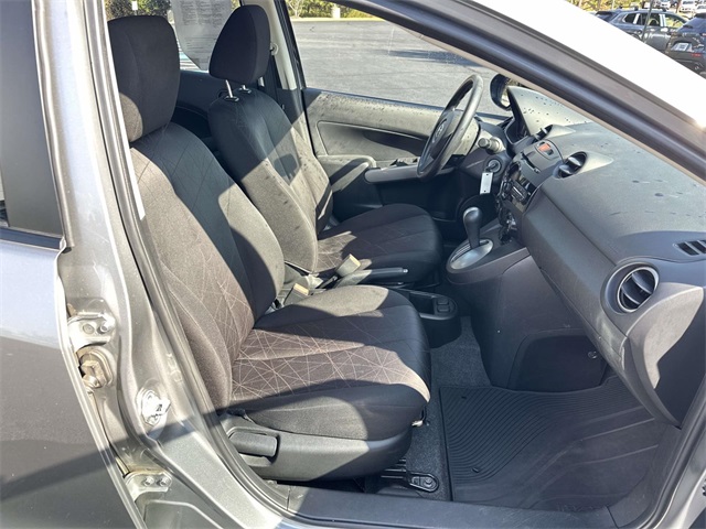 2012 Mazda Mazda2 Sport photo 15