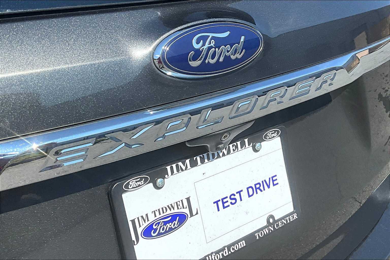 2017 Ford Explorer XLT photo 28