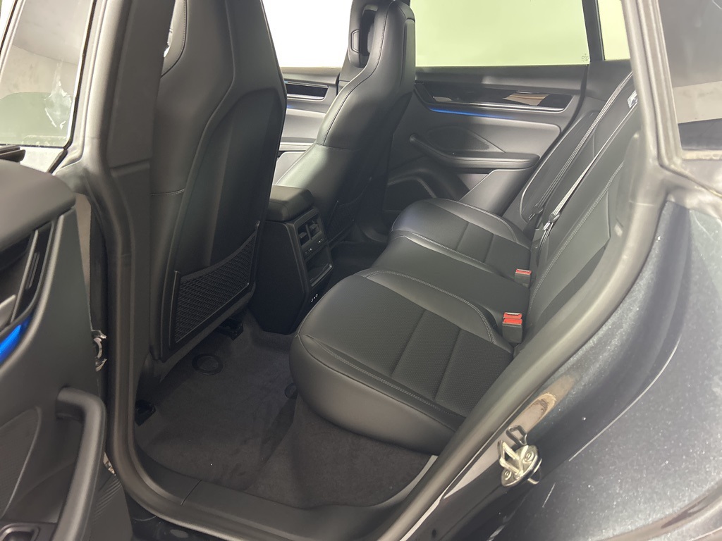 2025 Porsche Macan Electric 4 photo 16