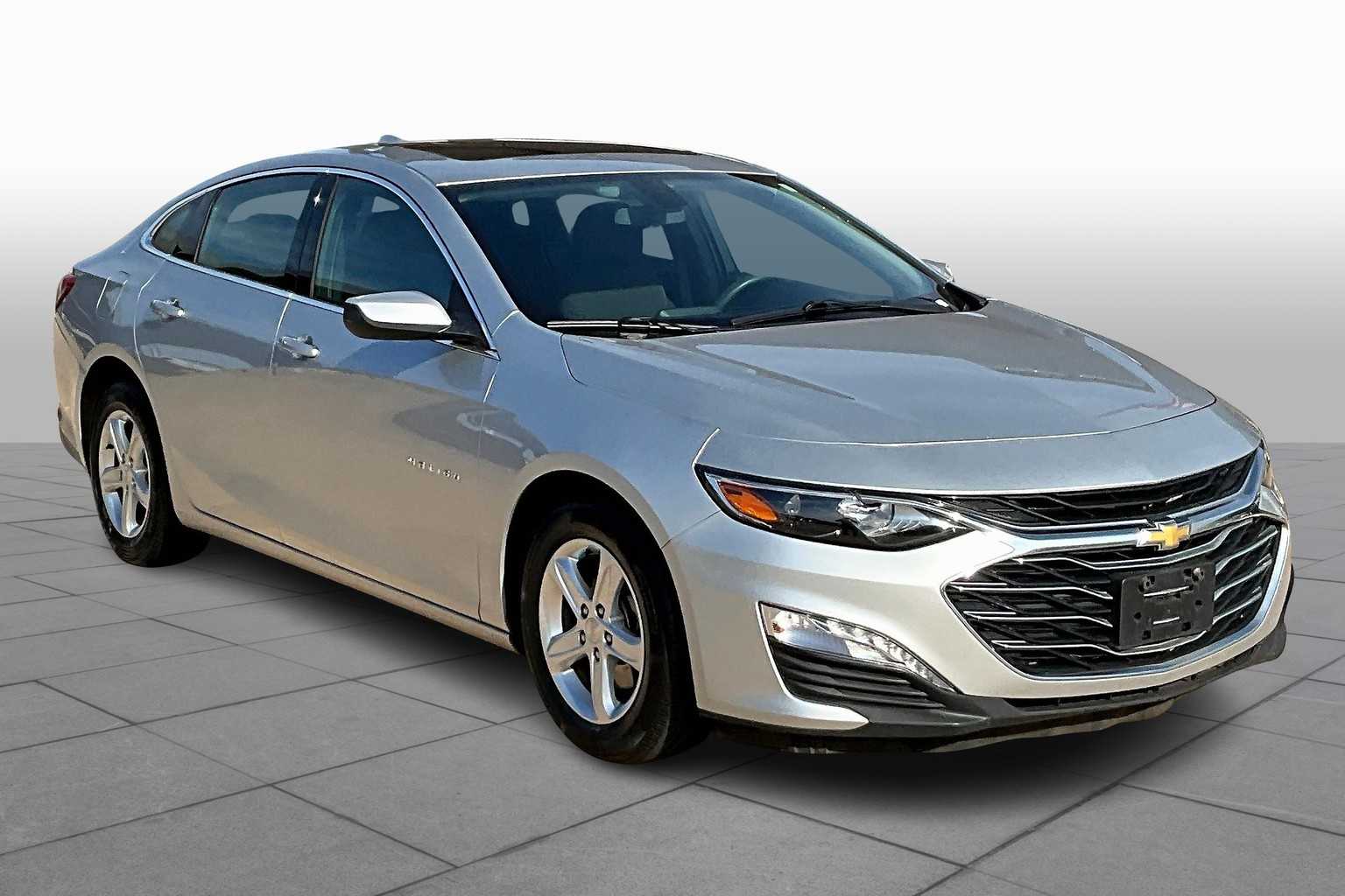 2022 Chevrolet Malibu 1LT photo 2
