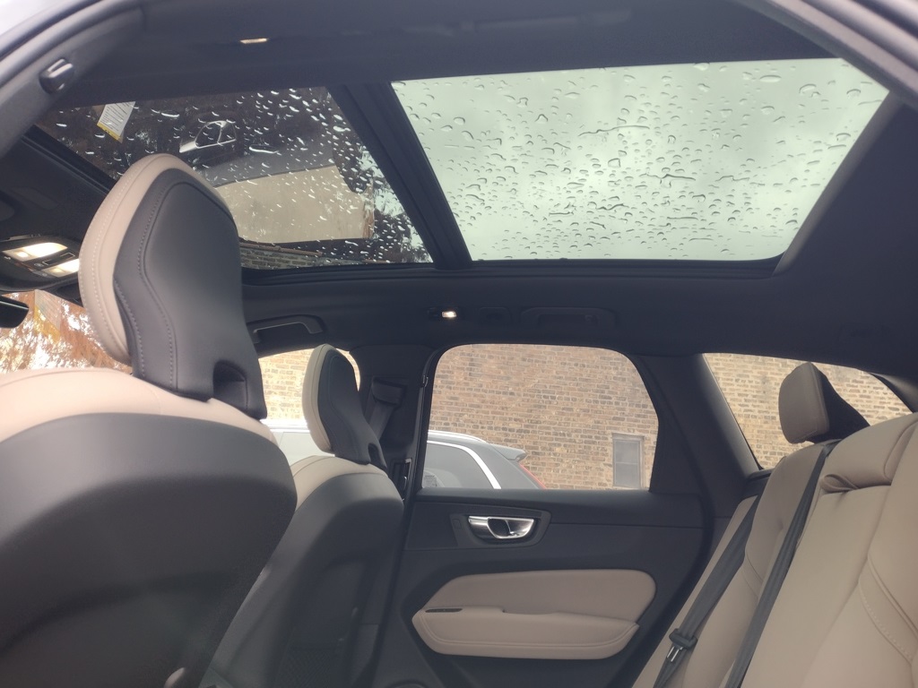 2026 VOLVO XC60 - Image 19