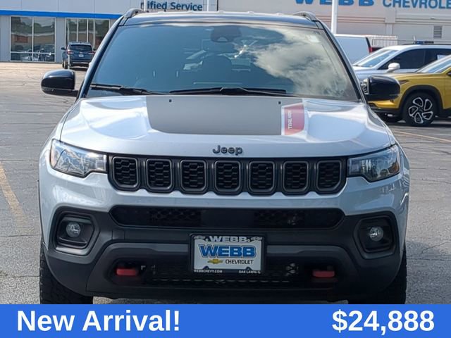 2024 Jeep Compass Trailhawk photo 4