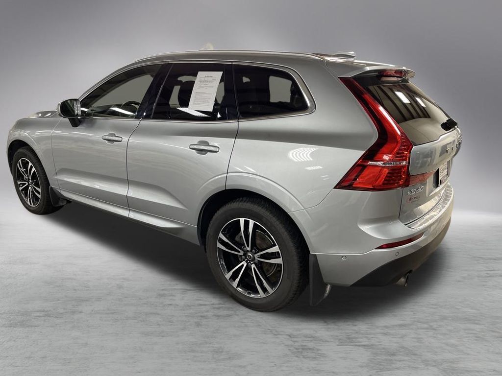 2018 Volvo XC60 T5 Momentum photo 3