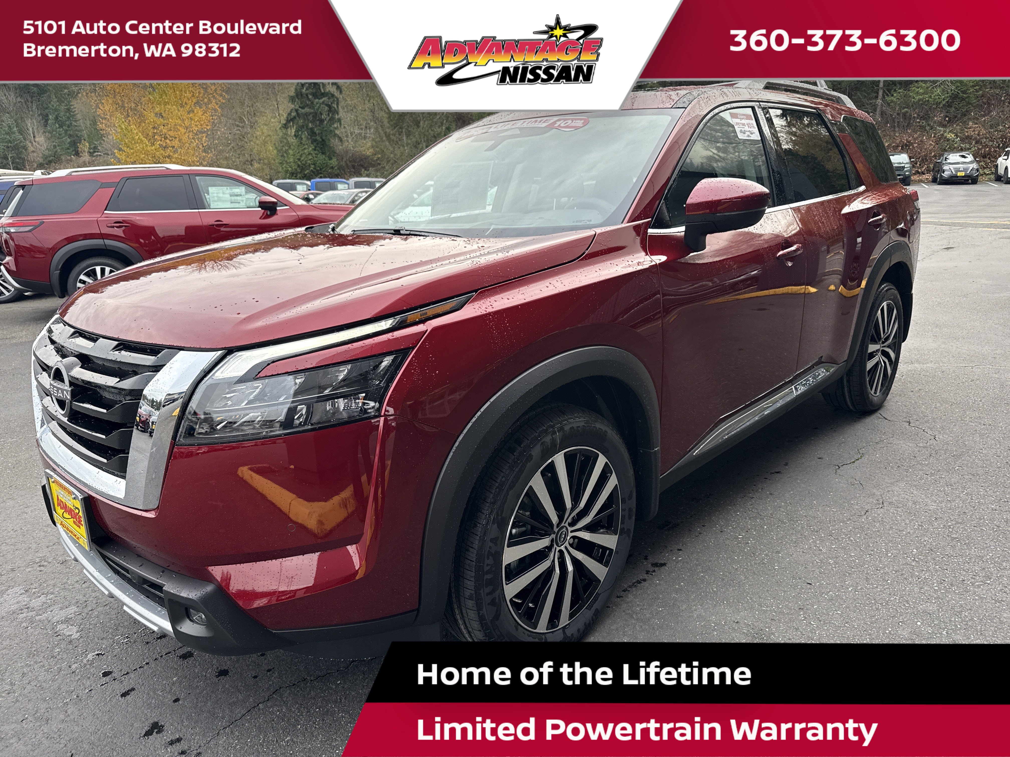 2025 Nissan Pathfinder Platinum's photo