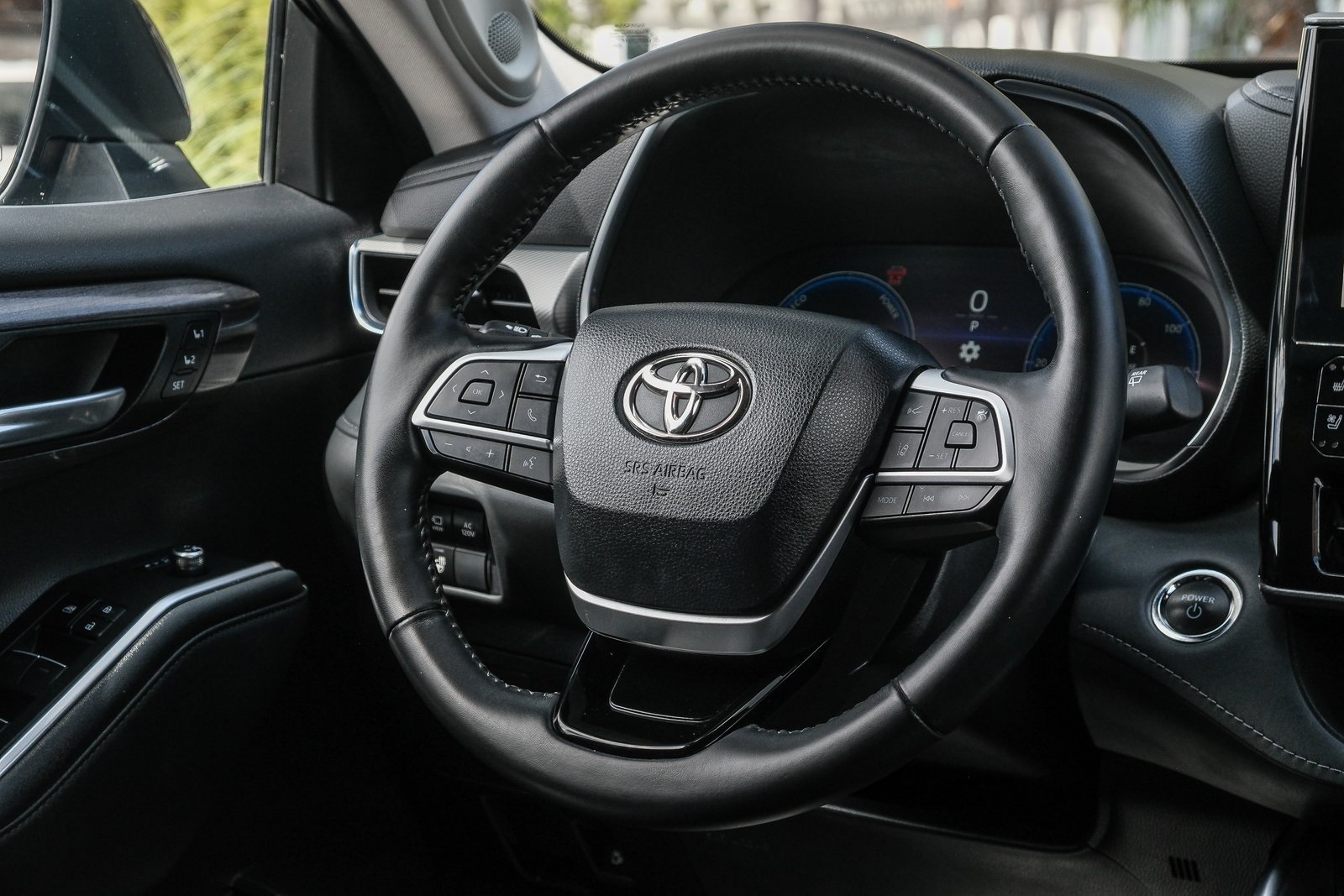 2023 Toyota Highlander Hybrid Platinum photo 13