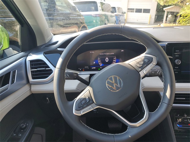 2025 Volkswagen Taos SE photo 15