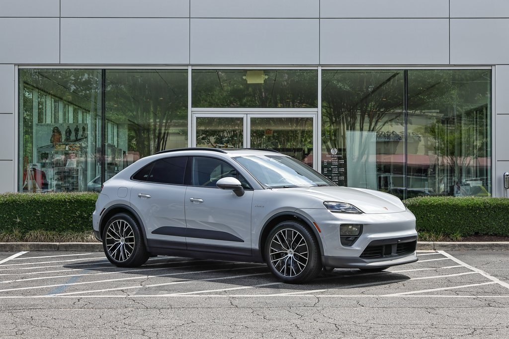 2025 Porsche Macan Electric photo 9