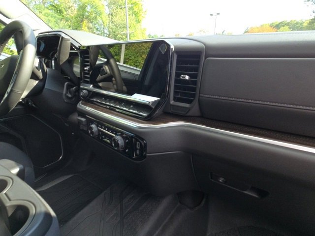 2026 Chevrolet Silverado RST photo 9