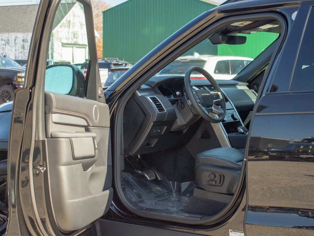 2024 Land Rover Discovery SE photo 10