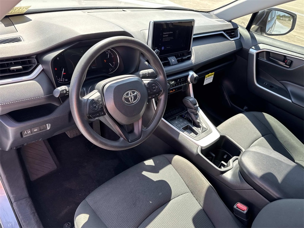 2023 Toyota RAV4 LE photo 17