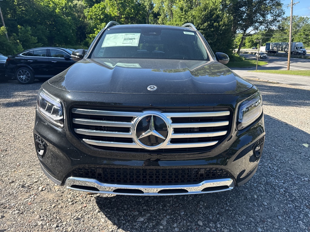2025 Mercedes Benz GLB 250 4MATIC photo 2