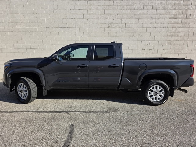 2024 Toyota Tacoma SR5 Double Cab photo 2