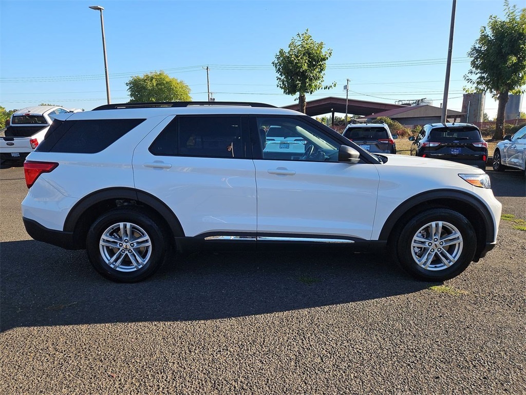 2024 Ford Explorer XLT photo 6