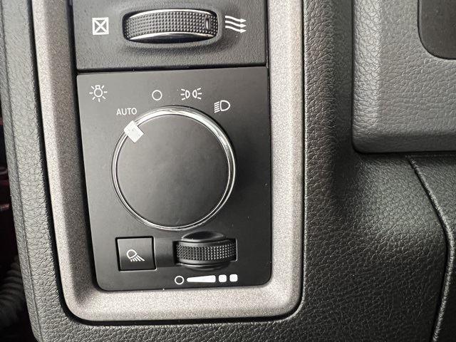 2018 Ram 3500 Tradesman photo 11