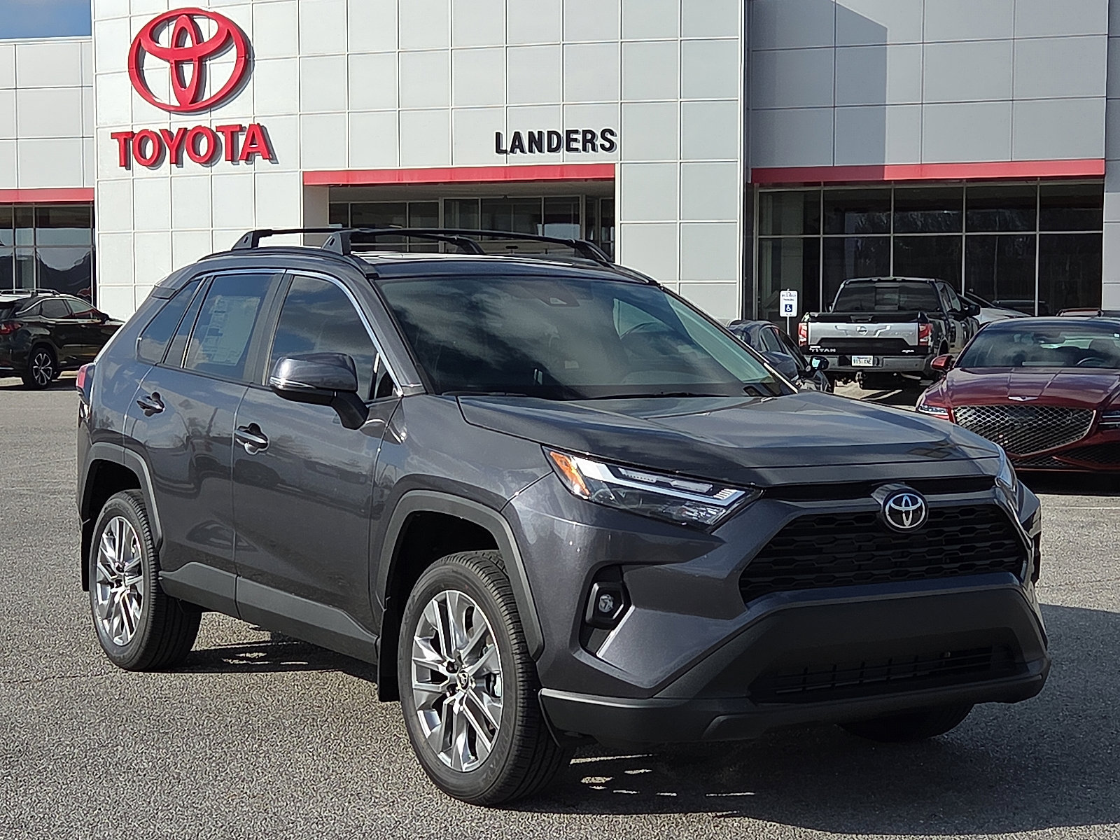 2025 Toyota RAV4 XLE Premium's photo