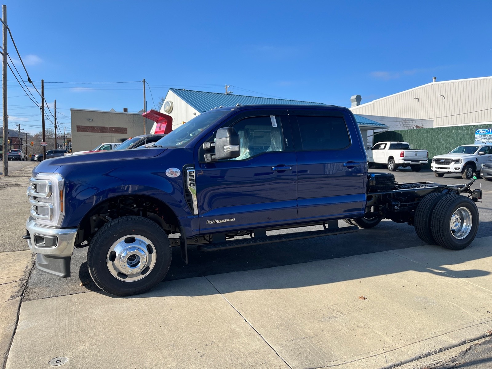 2026 Ford F-350 Super Duty Chassis Cab Lariat's photo