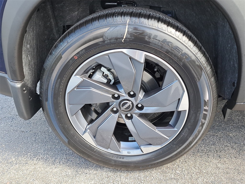 2026 Nissan Rogue SV photo 8